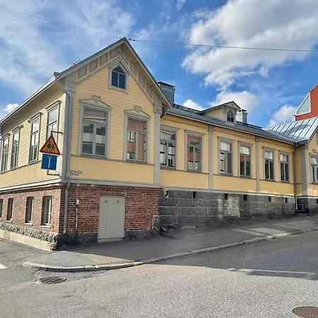 Appartement 19th Century House With Parking Hall, Own Entrance And Terrace *