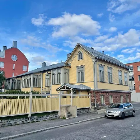 19th Century House With Parking Hall, Own Entrance And Terrace